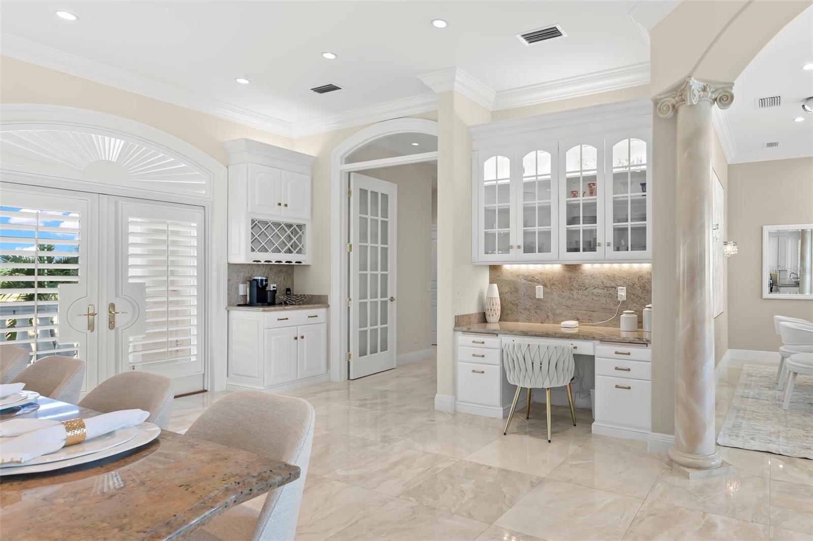 6199 54TH St ST PETERSBURG, FL 33715