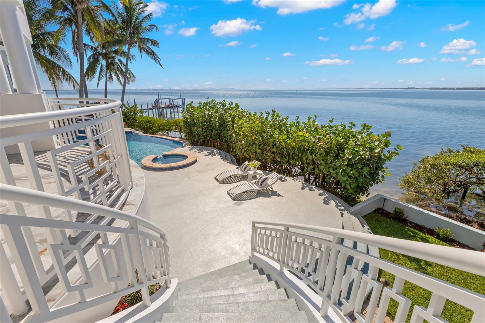 6199 54TH St ST PETERSBURG, FL 33715