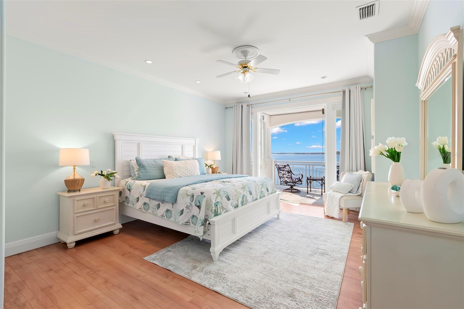 6199 54TH St ST PETERSBURG, FL 33715