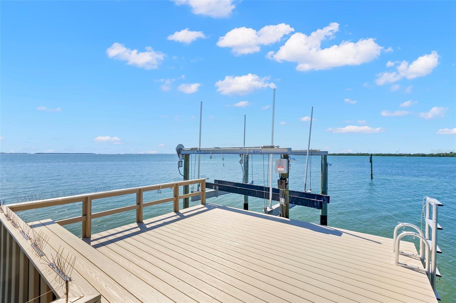 6199 54TH St ST PETERSBURG, FL 33715