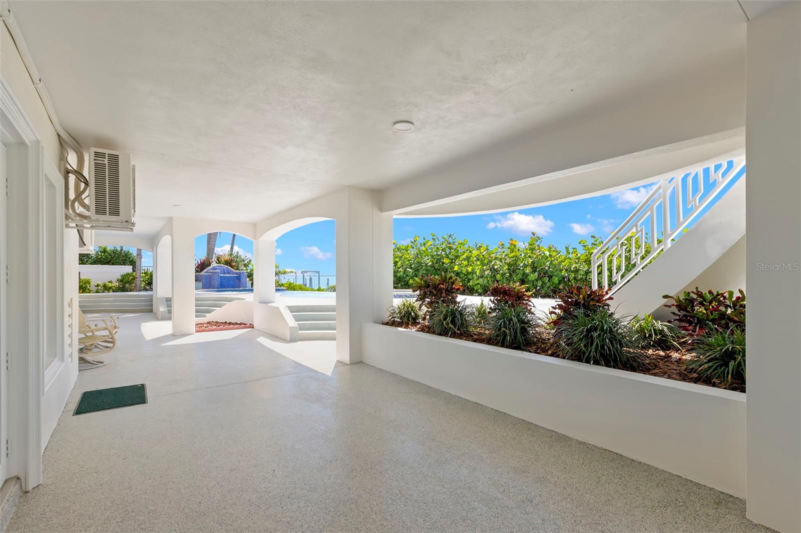 6199 54TH St ST PETERSBURG, FL 33715