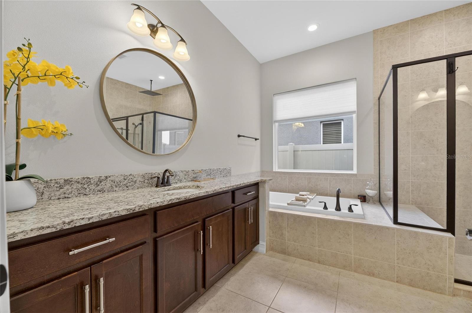 18233 LEAFMORE St LUTZ, FL 33548