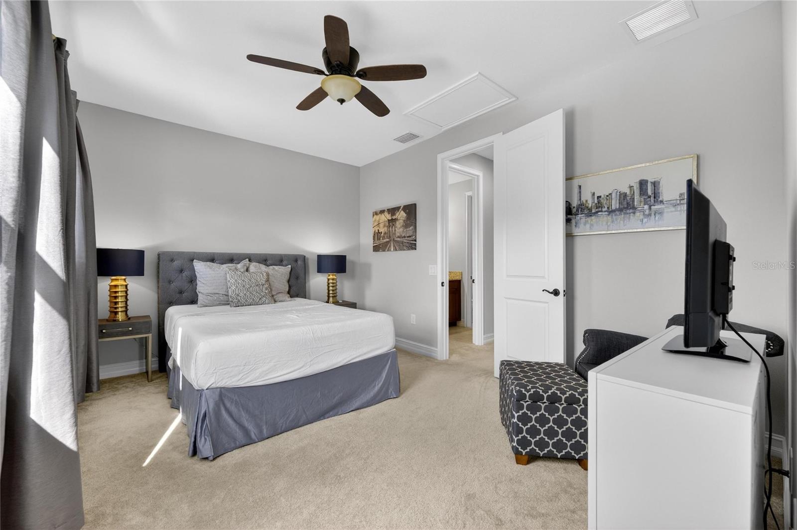 18233 LEAFMORE St LUTZ, FL 33548