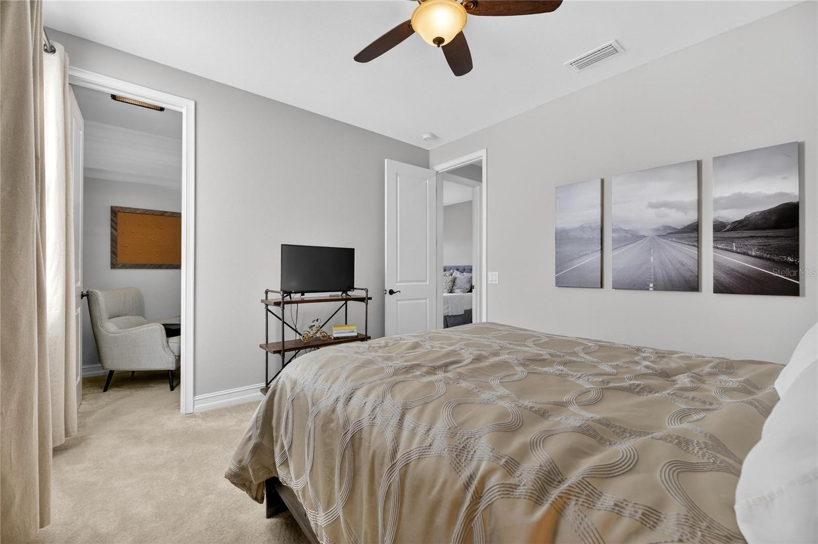 18233 LEAFMORE St LUTZ, FL 33548