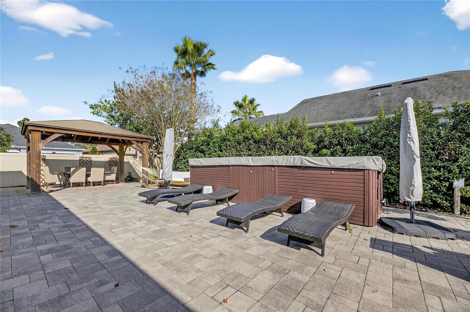 18233 LEAFMORE St LUTZ, FL 33548