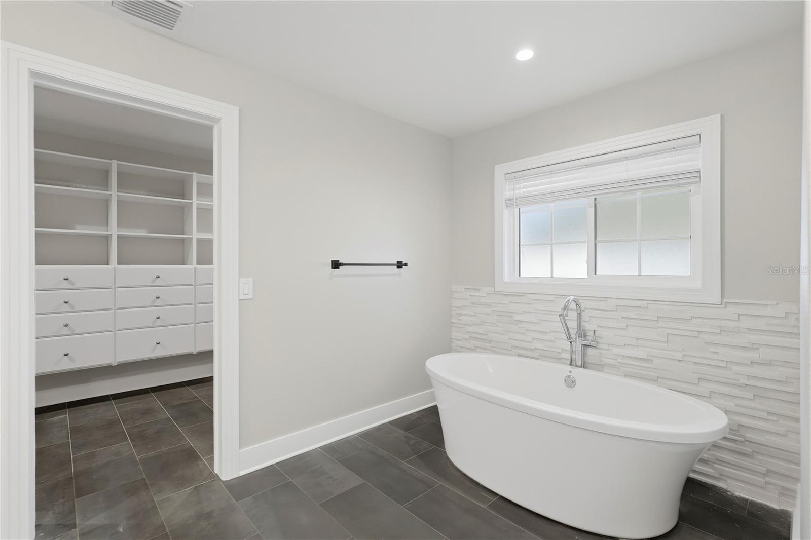 845 SNELL Isle Blvd ST PETERSBURG, FL 33704