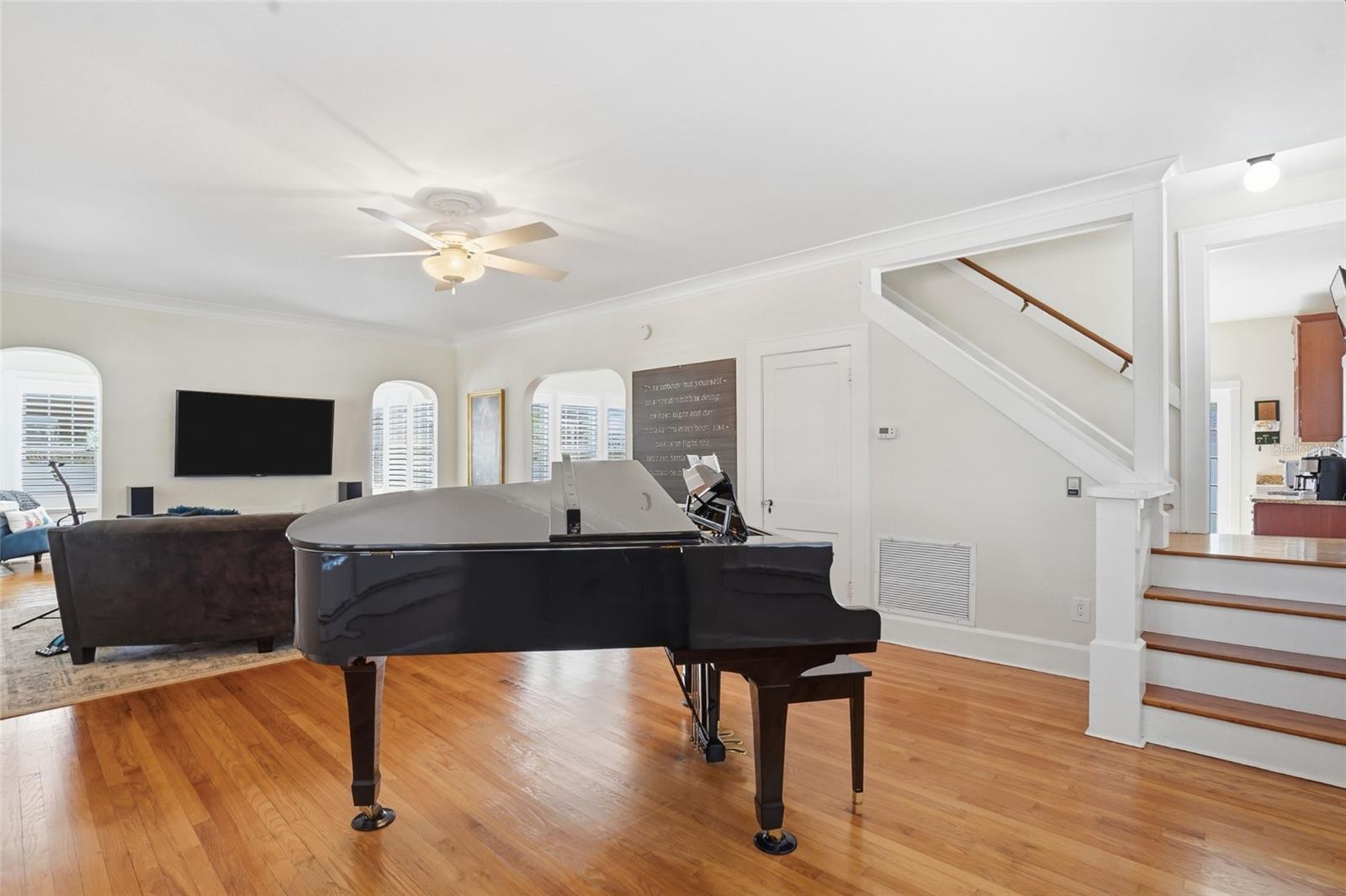 126 22ND Ave ST PETERSBURG, FL 33704