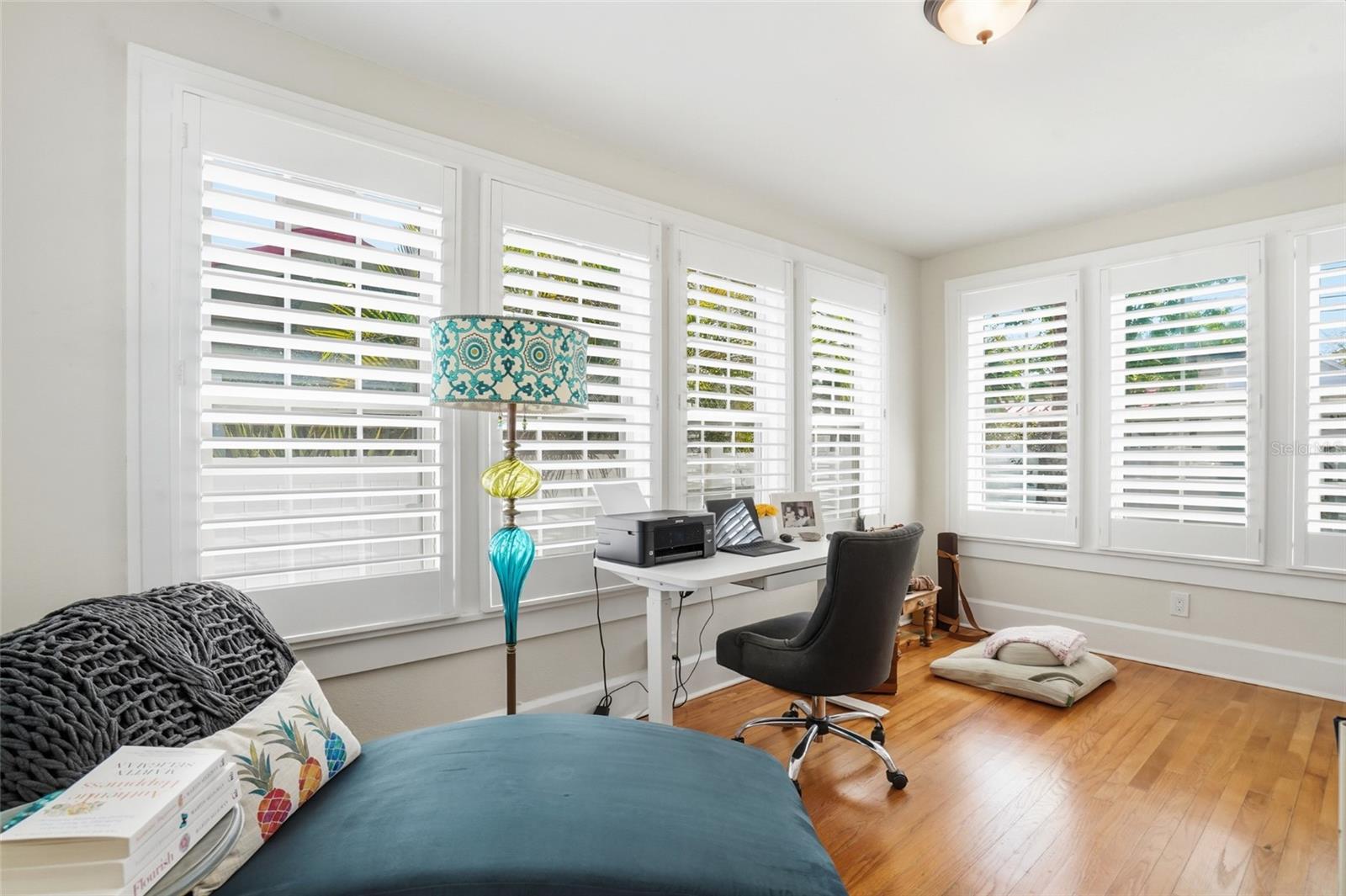 126 22ND Ave ST PETERSBURG, FL 33704