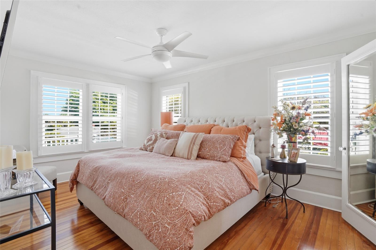 126 22ND Ave ST PETERSBURG, FL 33704