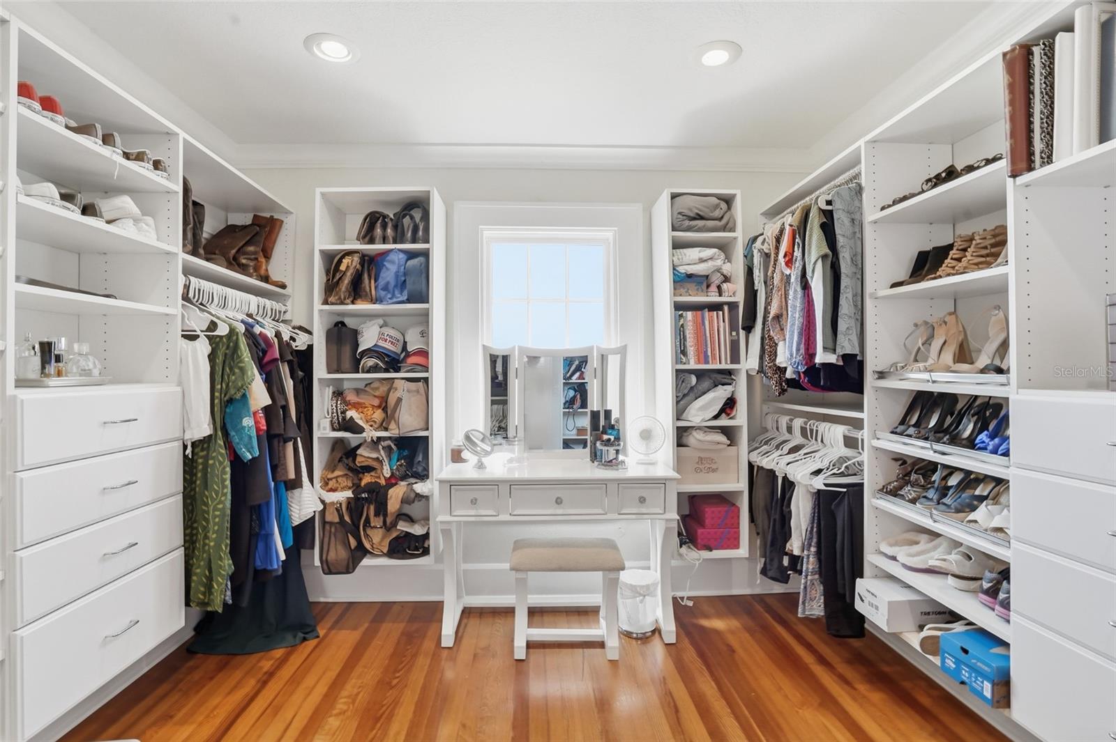 126 22ND Ave ST PETERSBURG, FL 33704