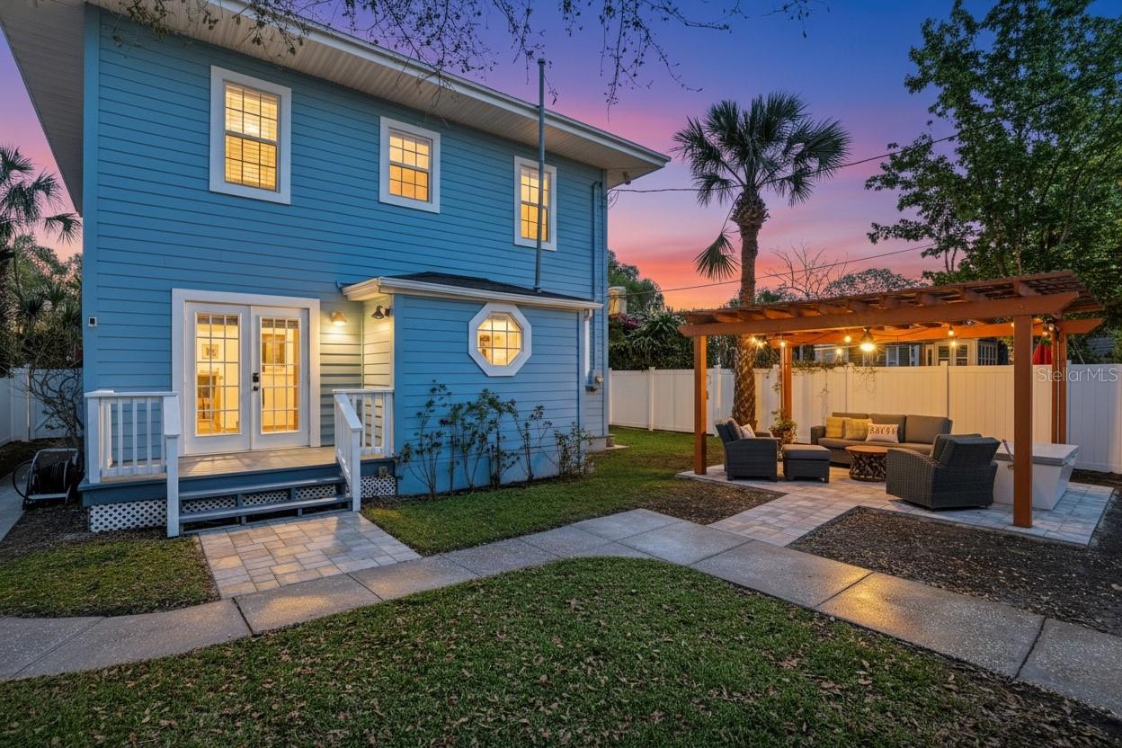 126 22ND Ave ST PETERSBURG, FL 33704