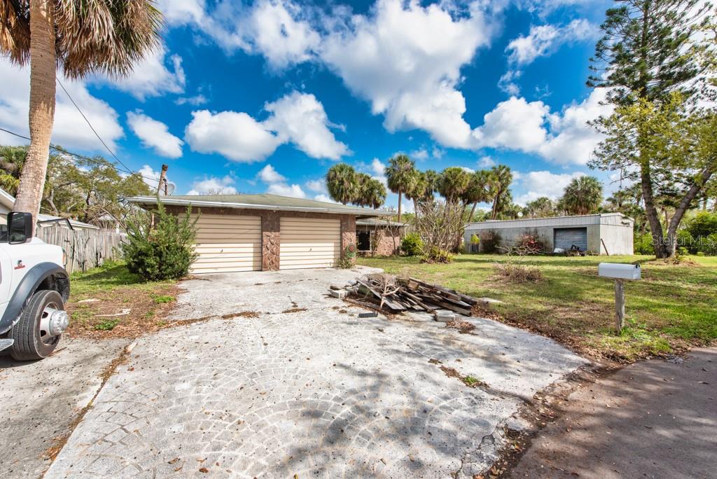 8848 W MILLPOINT Rd RIVERVIEW, FL 33578