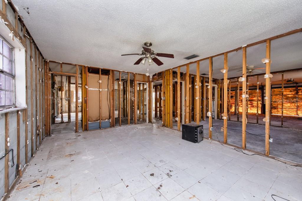 8848 W MILLPOINT Rd RIVERVIEW, FL 33578