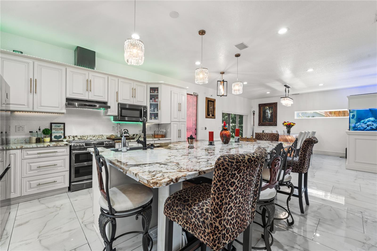 2520 GOMAZ Way ST PETERSBURG, FL 33712