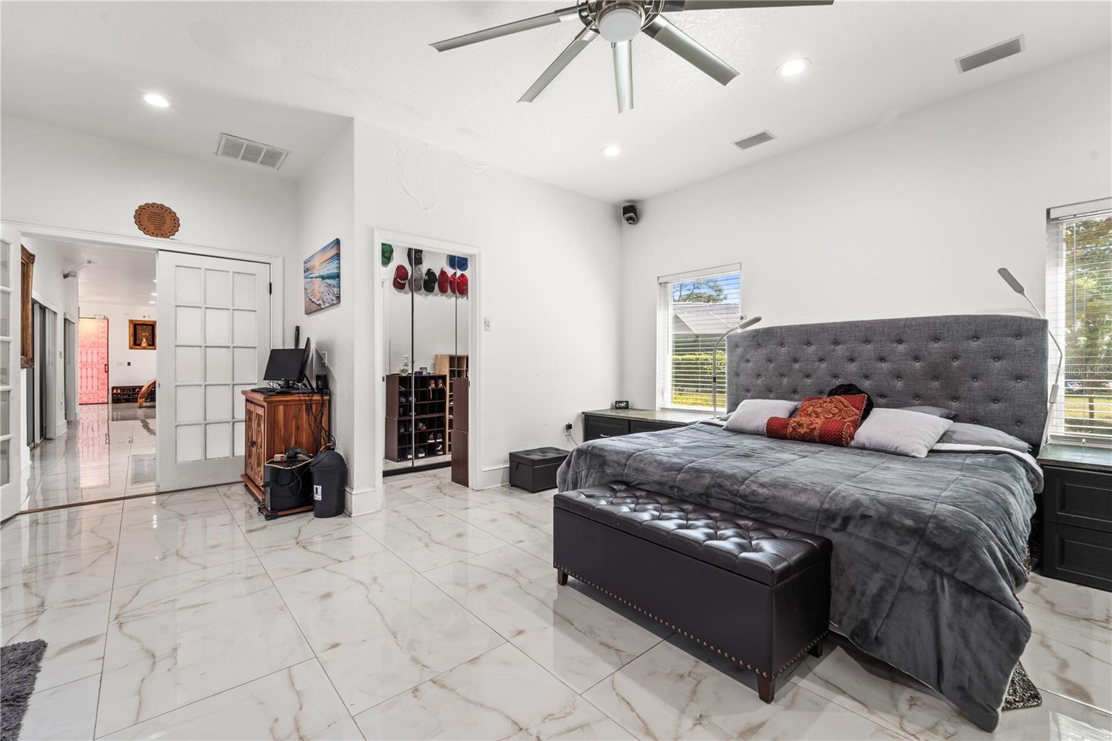 2520 GOMAZ Way ST PETERSBURG, FL 33712