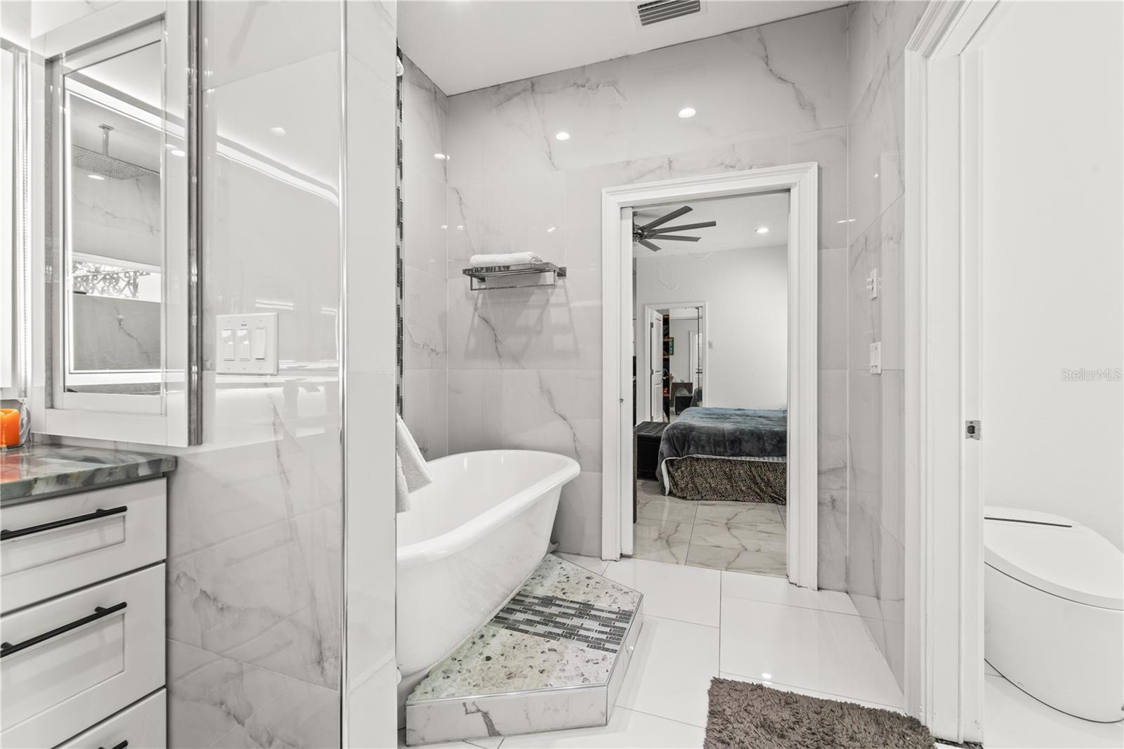 2520 GOMAZ Way ST PETERSBURG, FL 33712