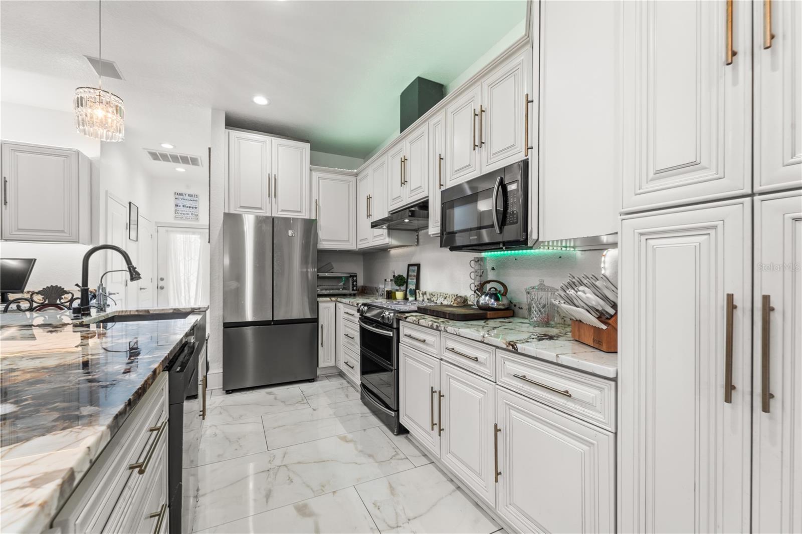 2520 GOMAZ Way ST PETERSBURG, FL 33712