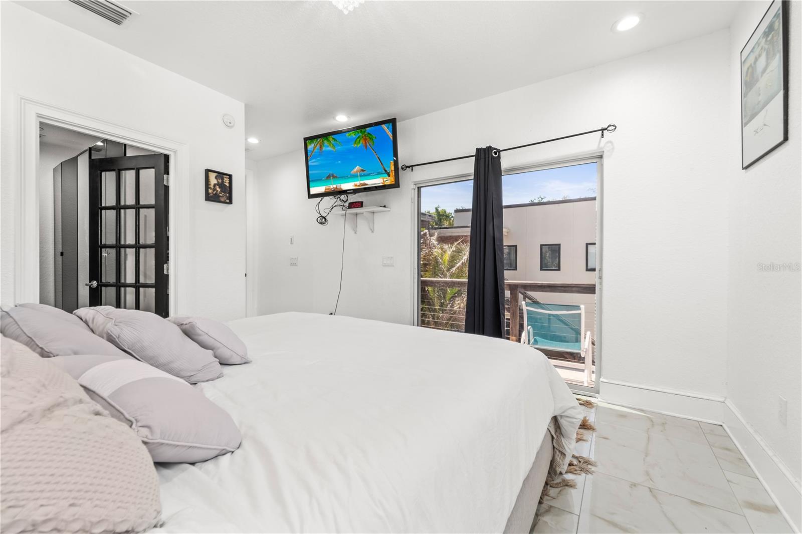 2520 GOMAZ Way ST PETERSBURG, FL 33712