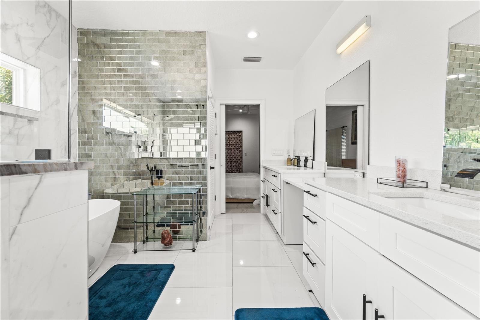 2520 GOMAZ Way ST PETERSBURG, FL 33712