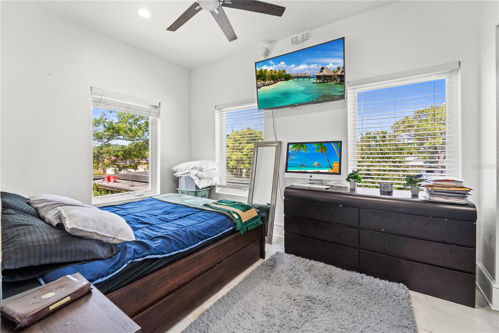 2520 GOMAZ Way ST PETERSBURG, FL 33712