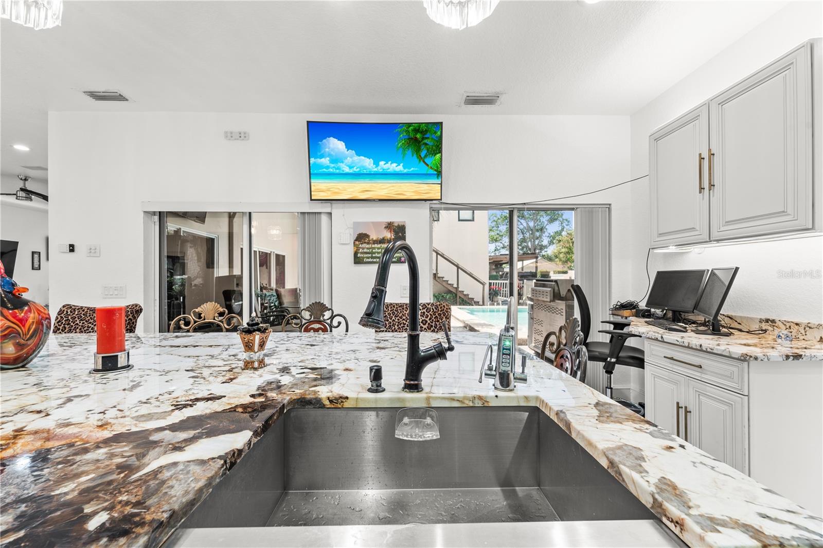 2520 GOMAZ Way ST PETERSBURG, FL 33712