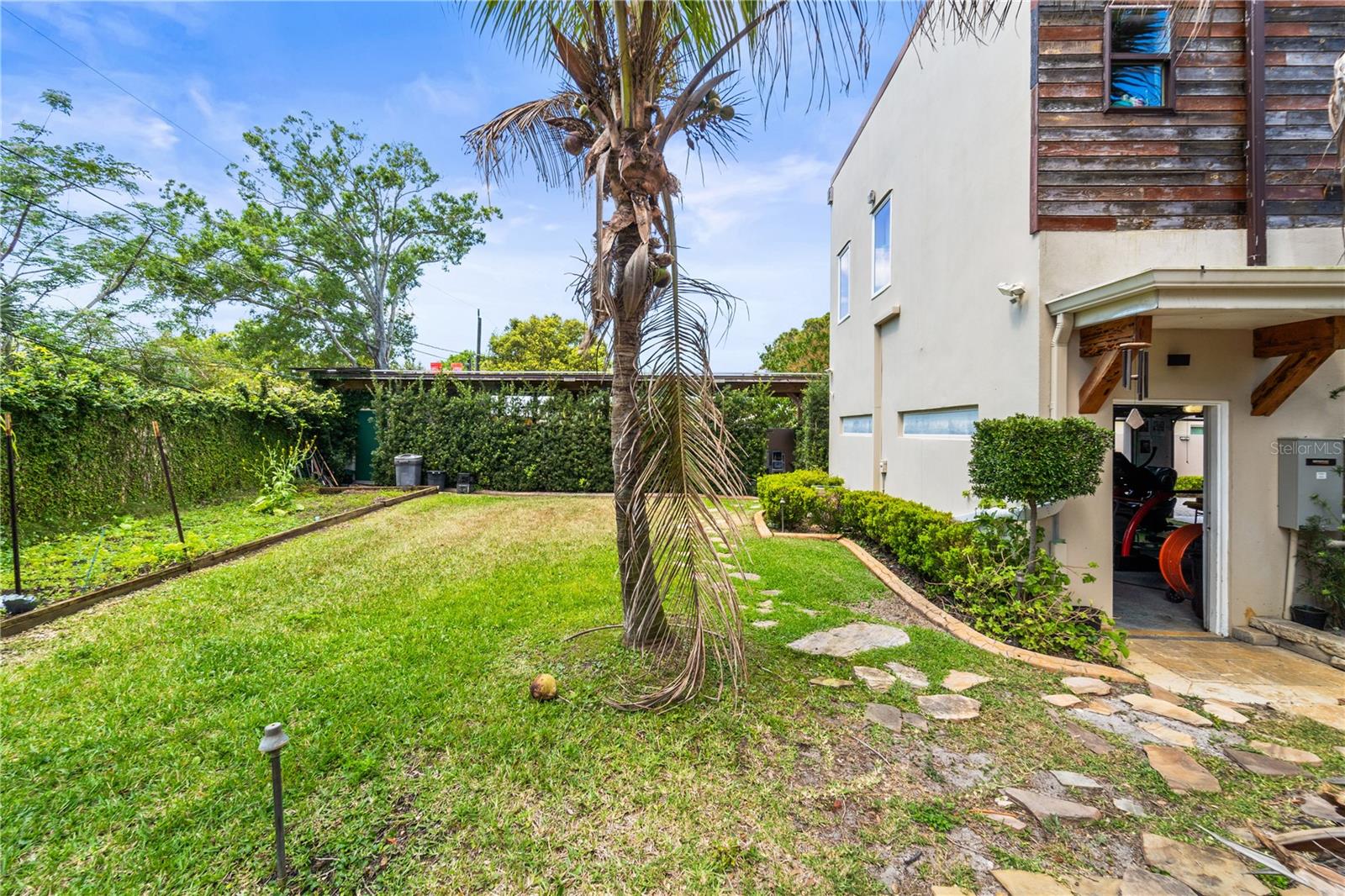 2520 GOMAZ Way ST PETERSBURG, FL 33712