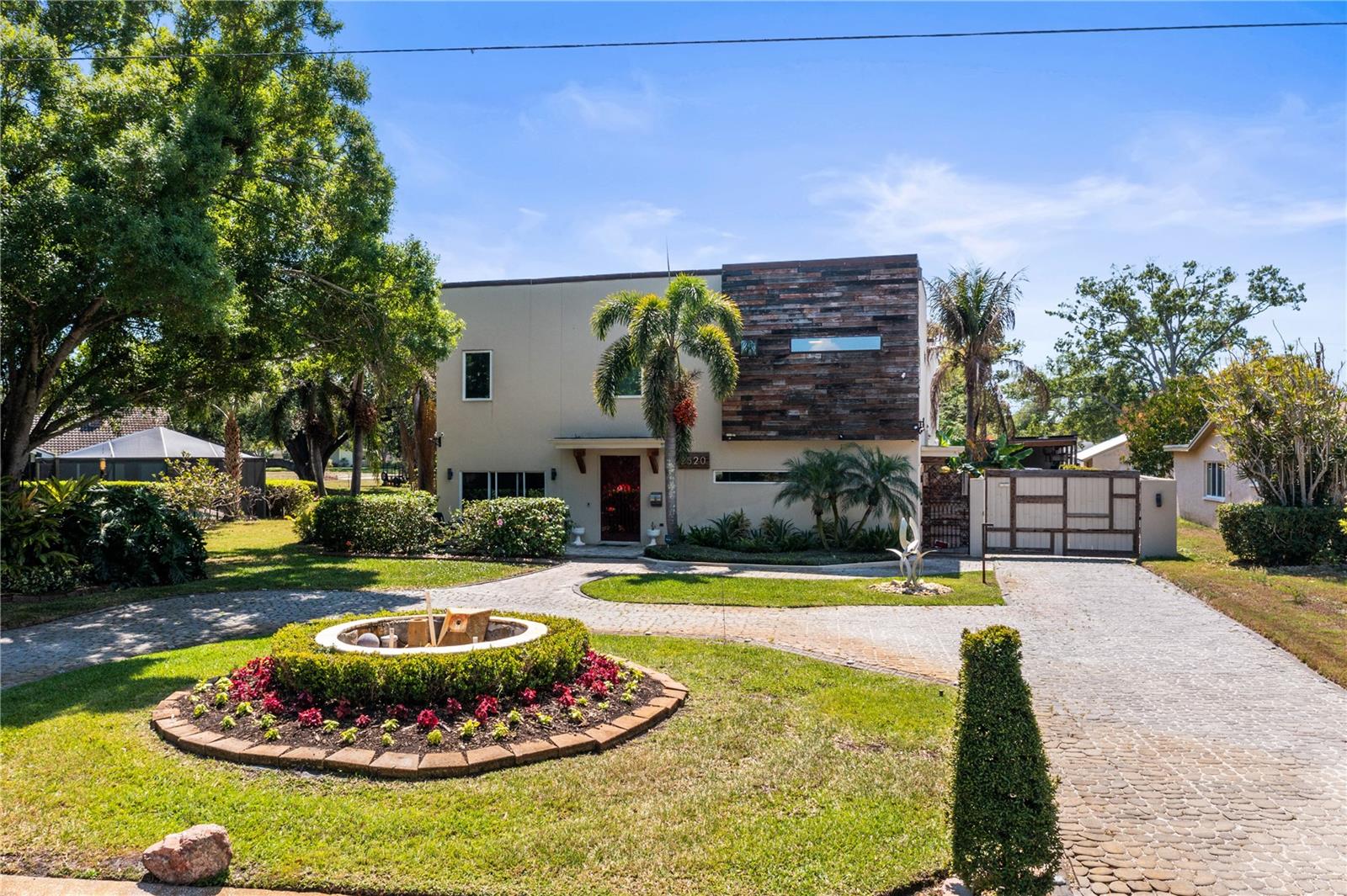 2520 GOMAZ Way ST PETERSBURG, FL 33712