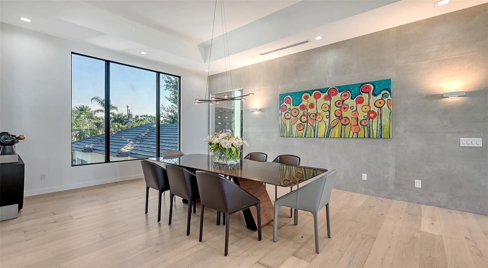 1540 HILLVIEW Dr SARASOTA, FL 34239