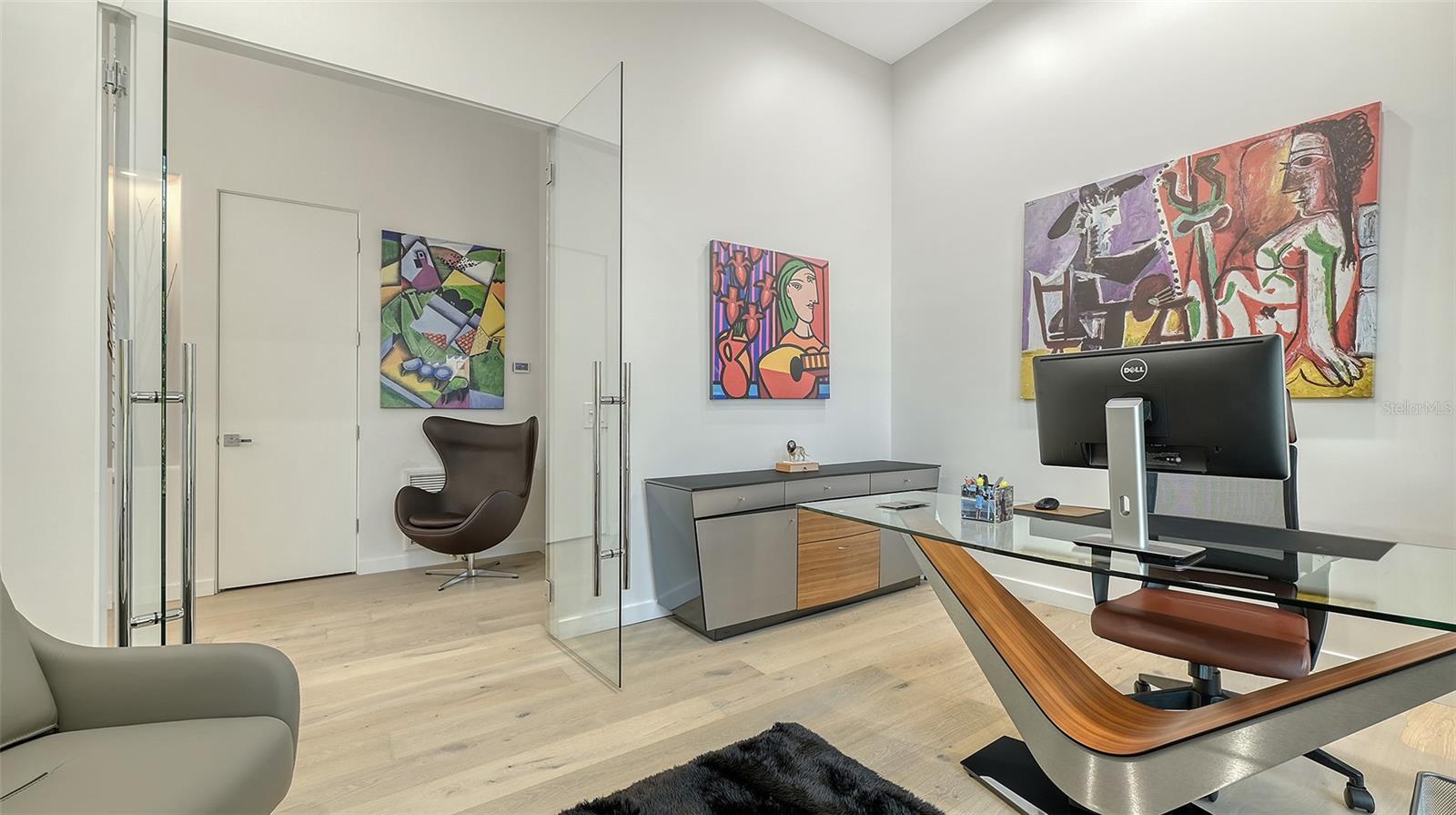 1540 HILLVIEW Dr SARASOTA, FL 34239