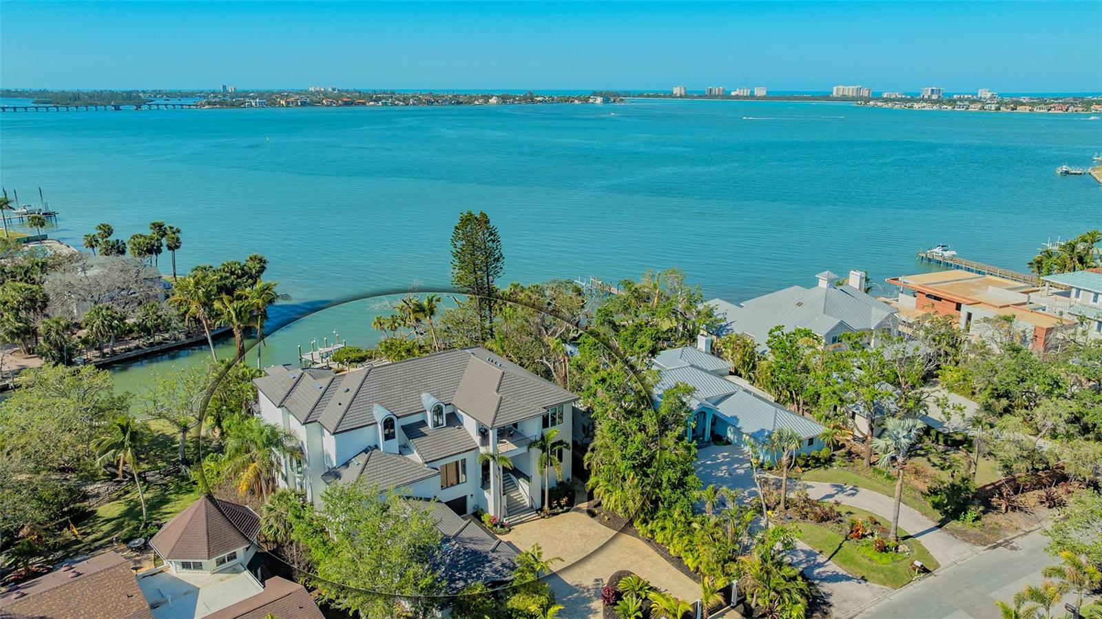 1540 HILLVIEW Dr SARASOTA, FL 34239