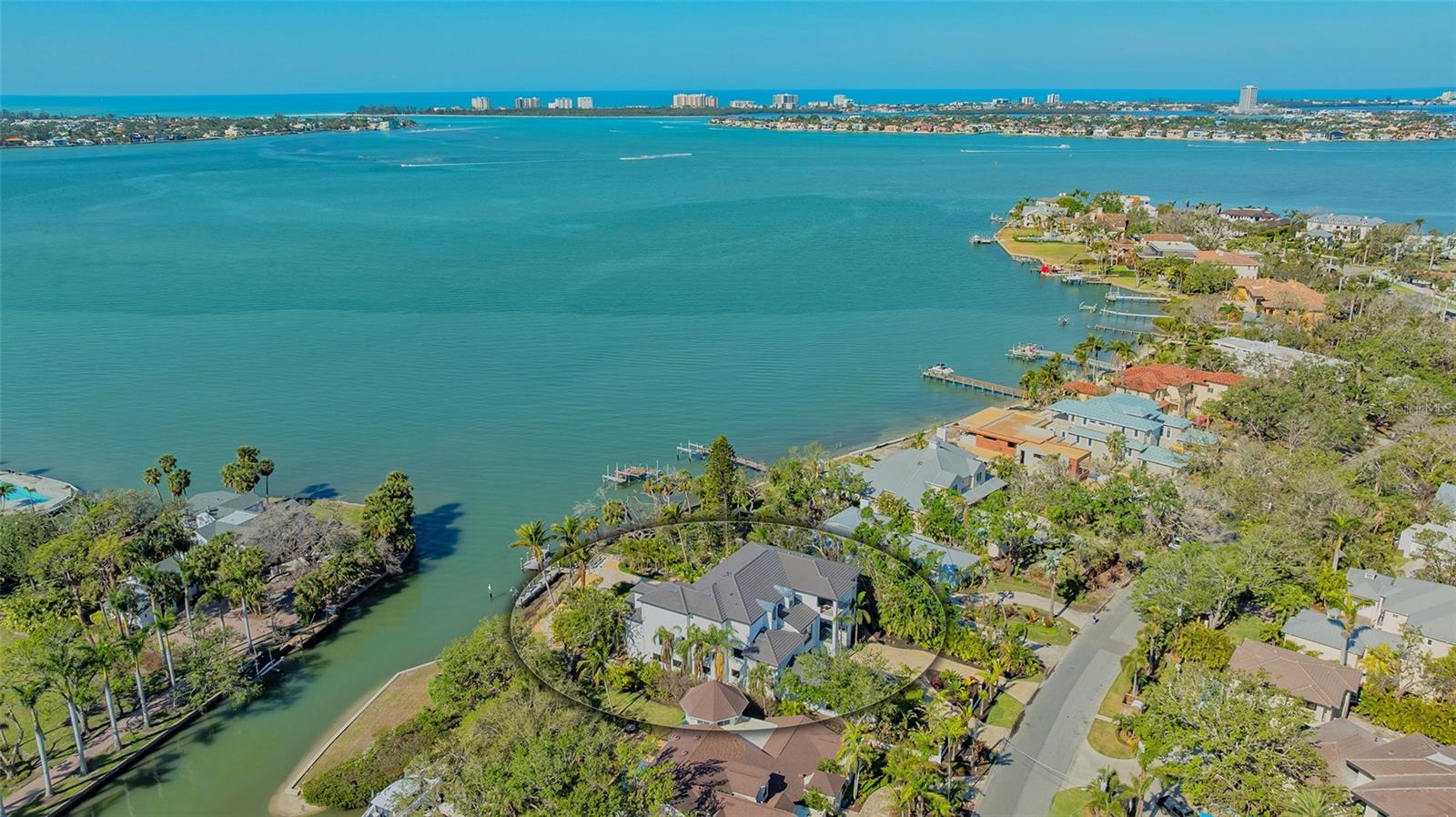 1540 HILLVIEW Dr SARASOTA, FL 34239