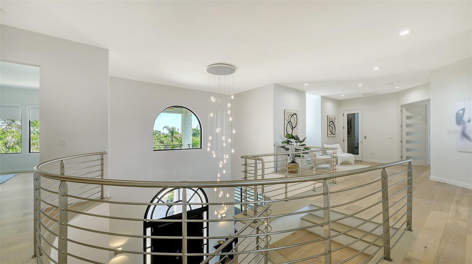 1540 HILLVIEW Dr SARASOTA, FL 34239