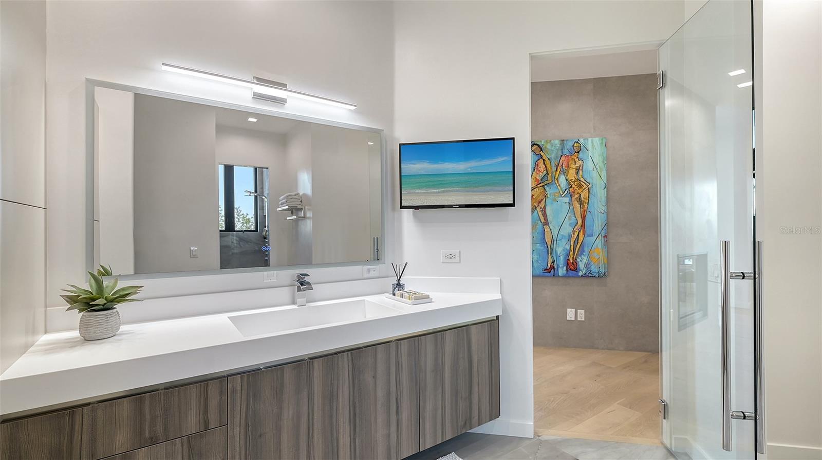 1540 HILLVIEW Dr SARASOTA, FL 34239