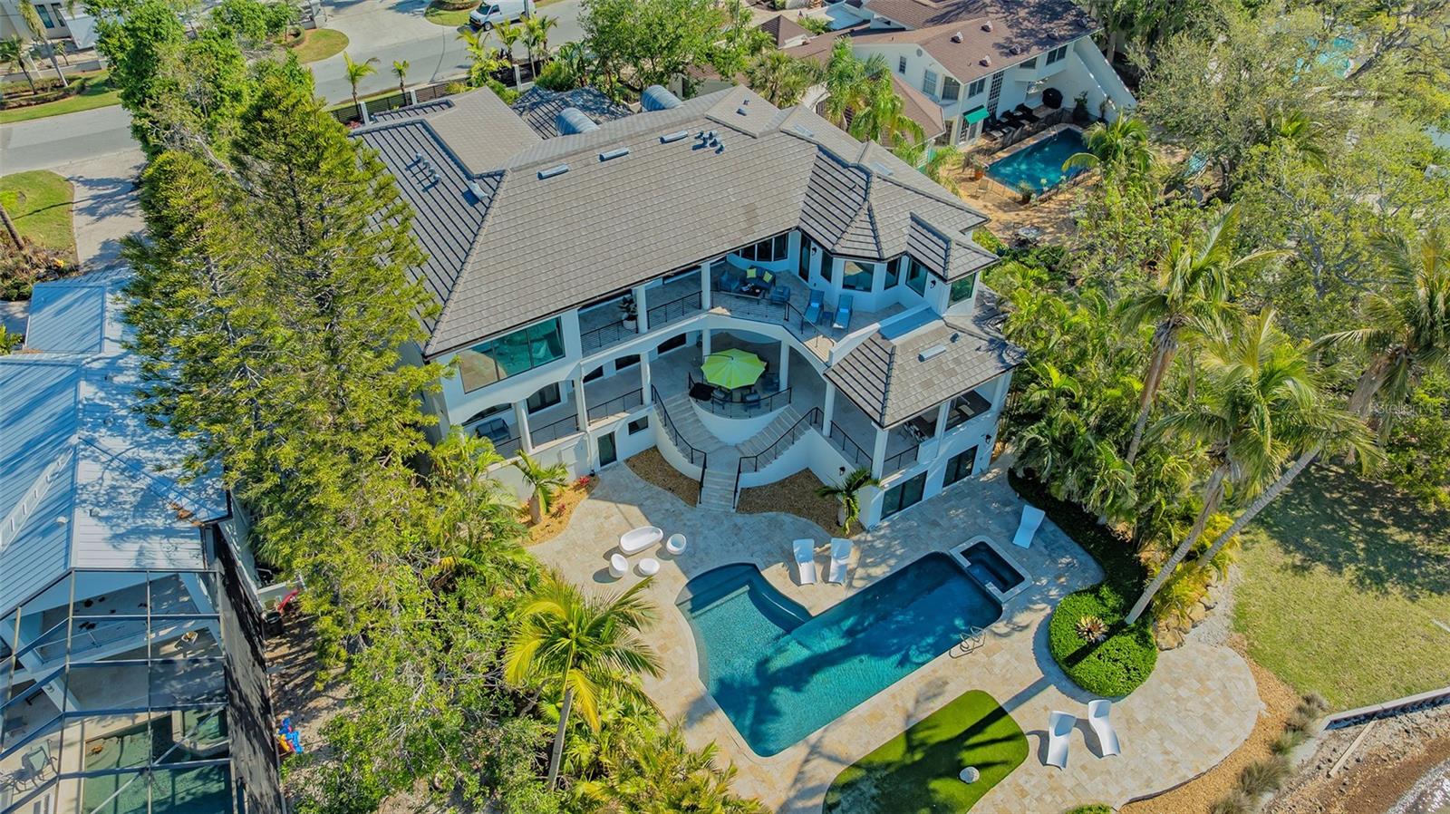 1540 HILLVIEW Dr SARASOTA, FL 34239