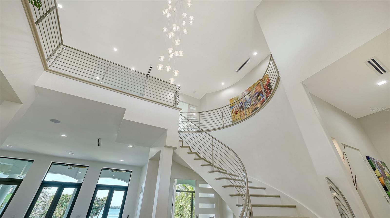 1540 HILLVIEW Dr SARASOTA, FL 34239