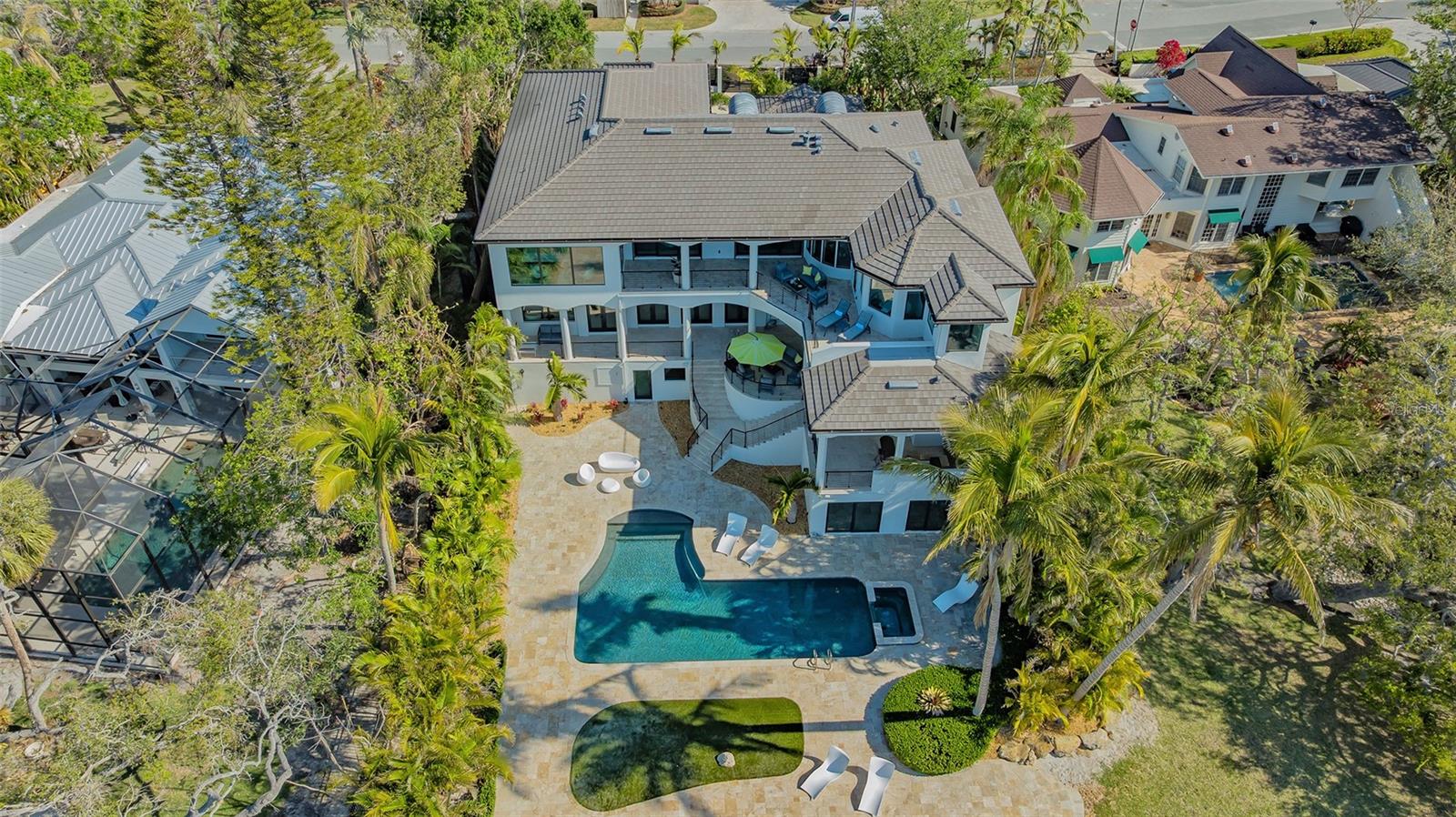 1540 HILLVIEW Dr SARASOTA, FL 34239