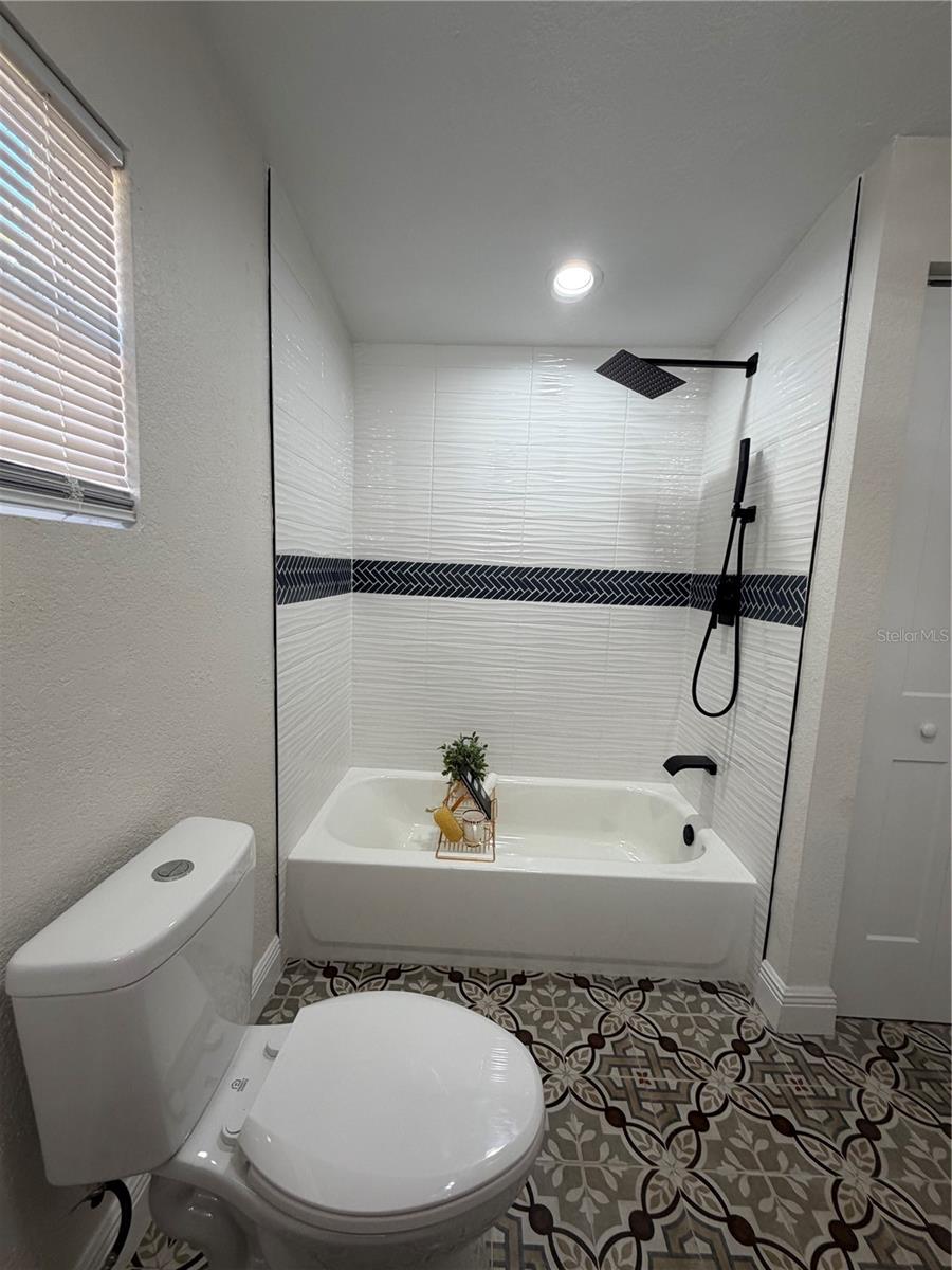 3503 N 11TH St TAMPA, FL 33605