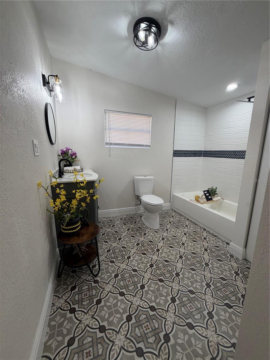 3503 N 11TH St TAMPA, FL 33605