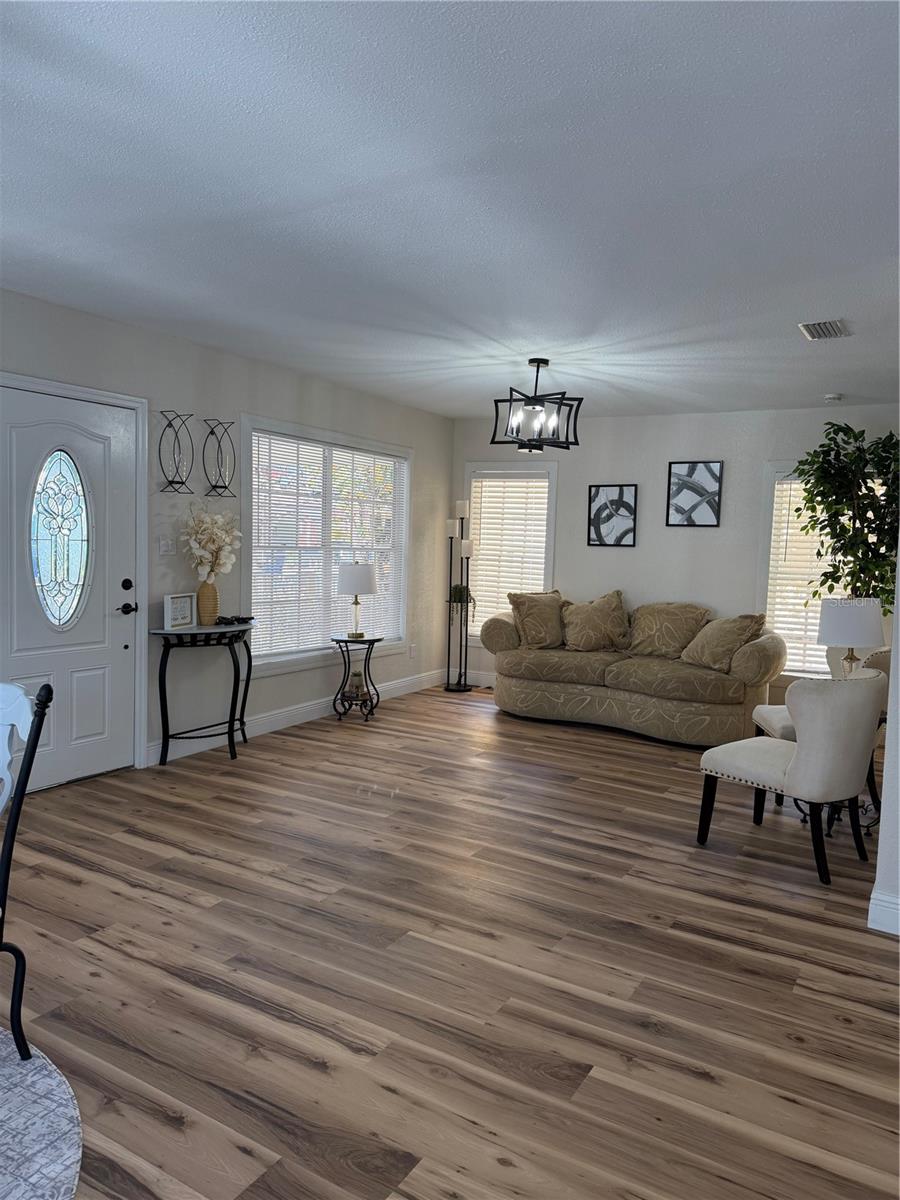 3503 N 11TH St TAMPA, FL 33605