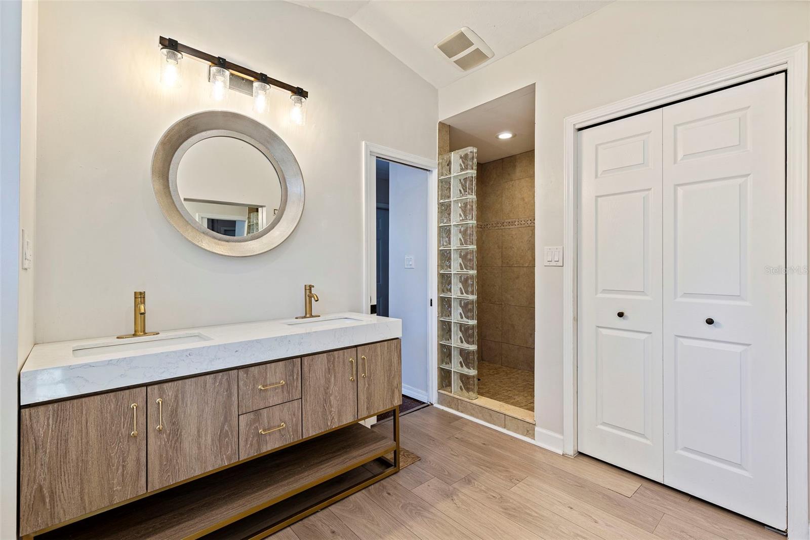 1610 14TH St ST PETERSBURG, FL 33704