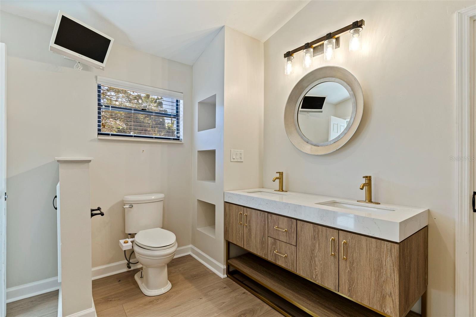 1610 14TH St ST PETERSBURG, FL 33704