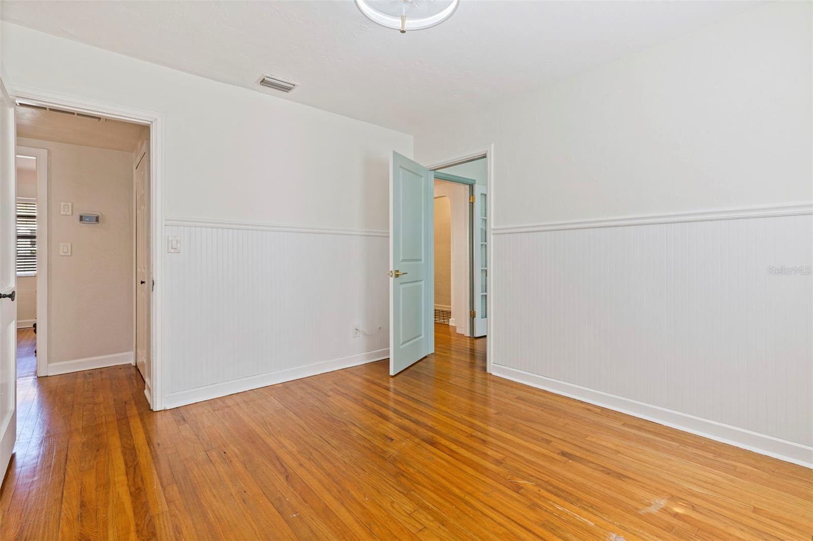 1610 14TH St ST PETERSBURG, FL 33704