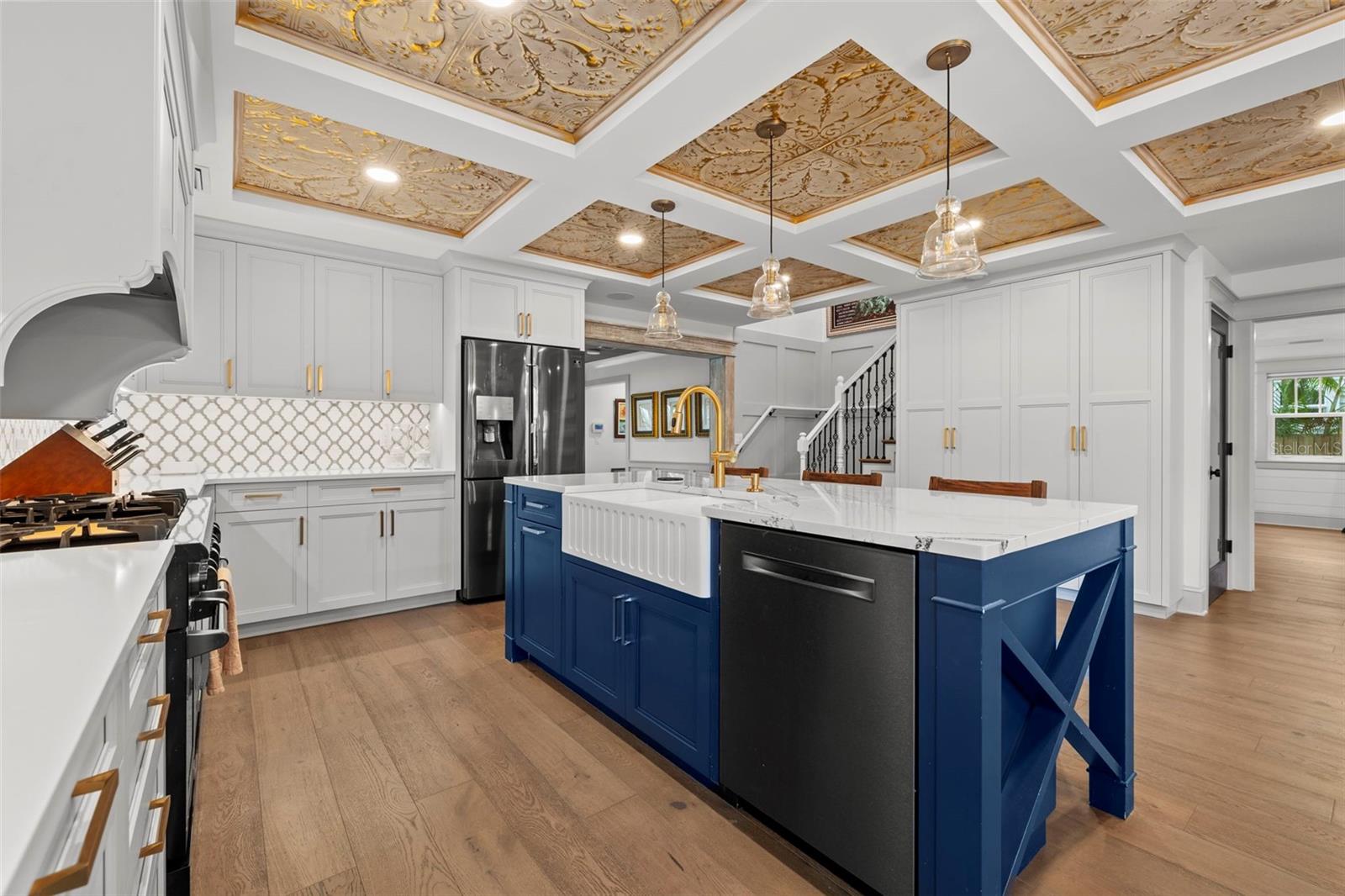 2420 14TH St ST PETERSBURG, FL 33704