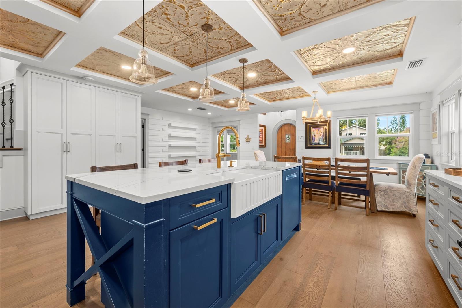 2420 14TH St ST PETERSBURG, FL 33704