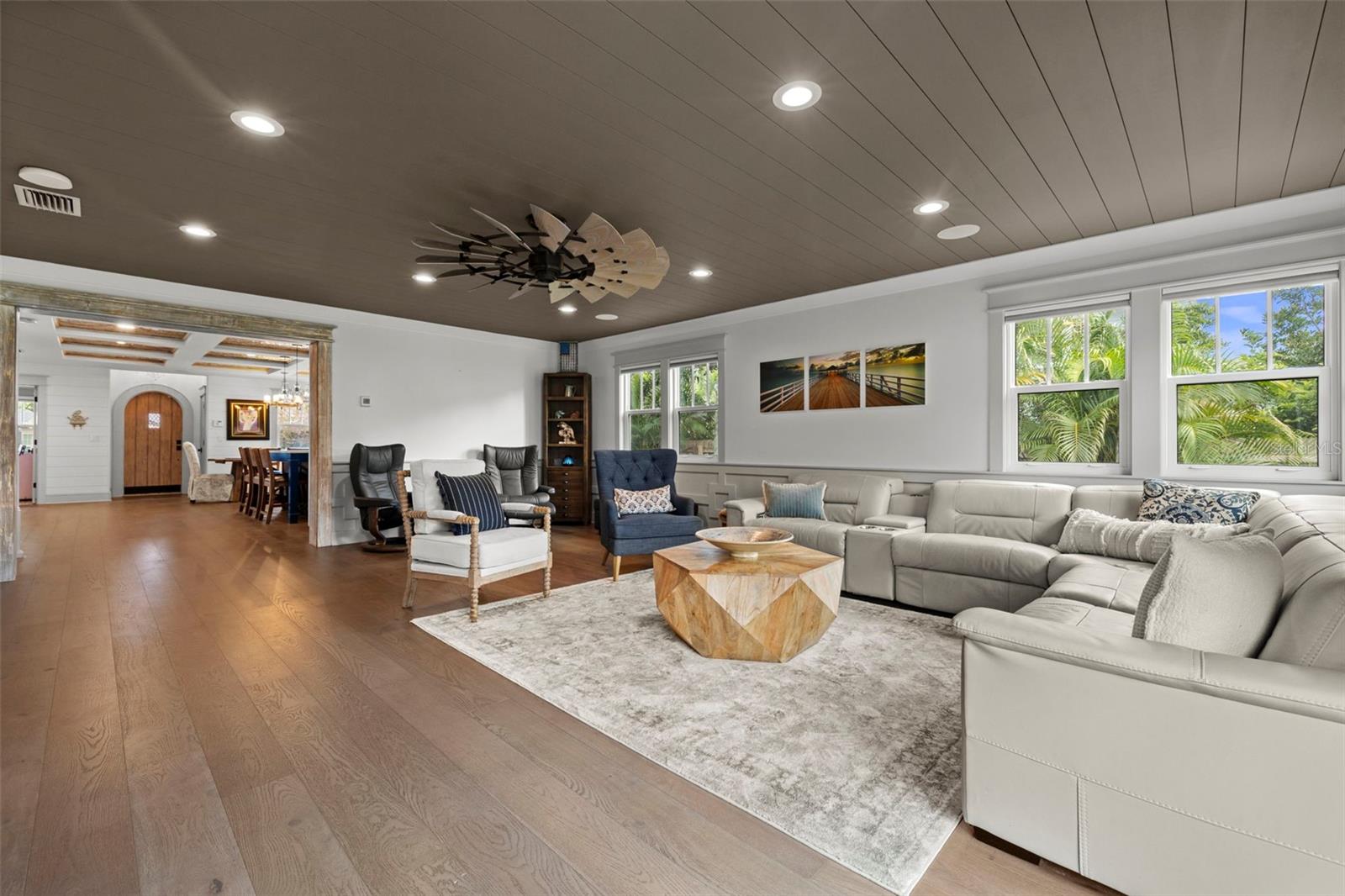 2420 14TH St ST PETERSBURG, FL 33704