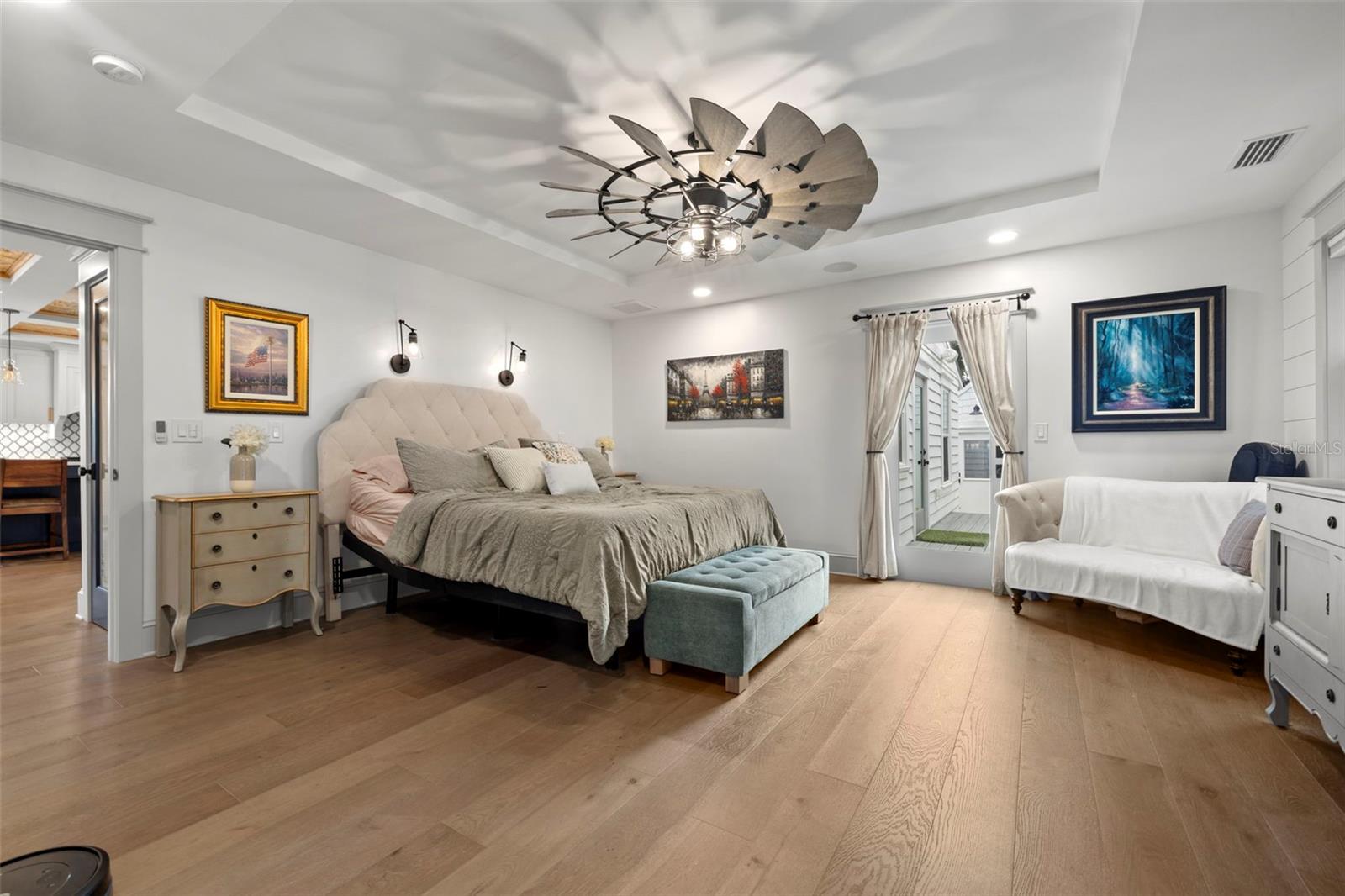 2420 14TH St ST PETERSBURG, FL 33704