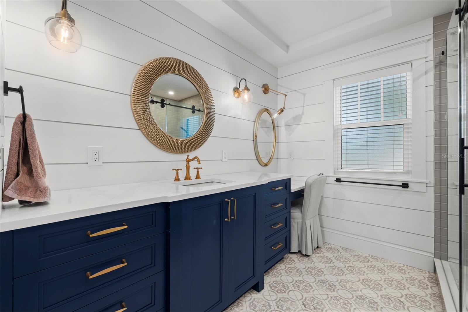 2420 14TH St ST PETERSBURG, FL 33704