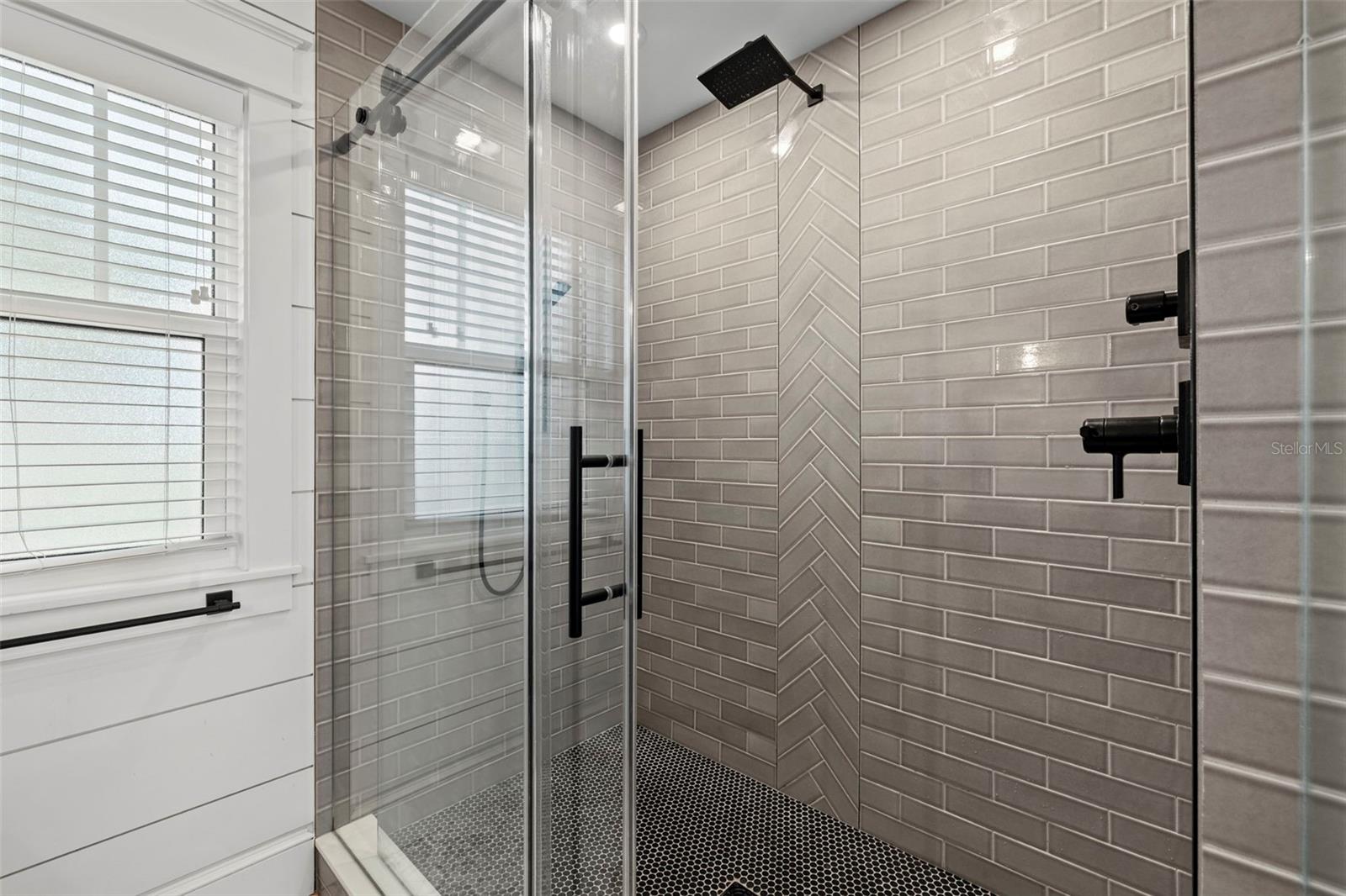 2420 14TH St ST PETERSBURG, FL 33704