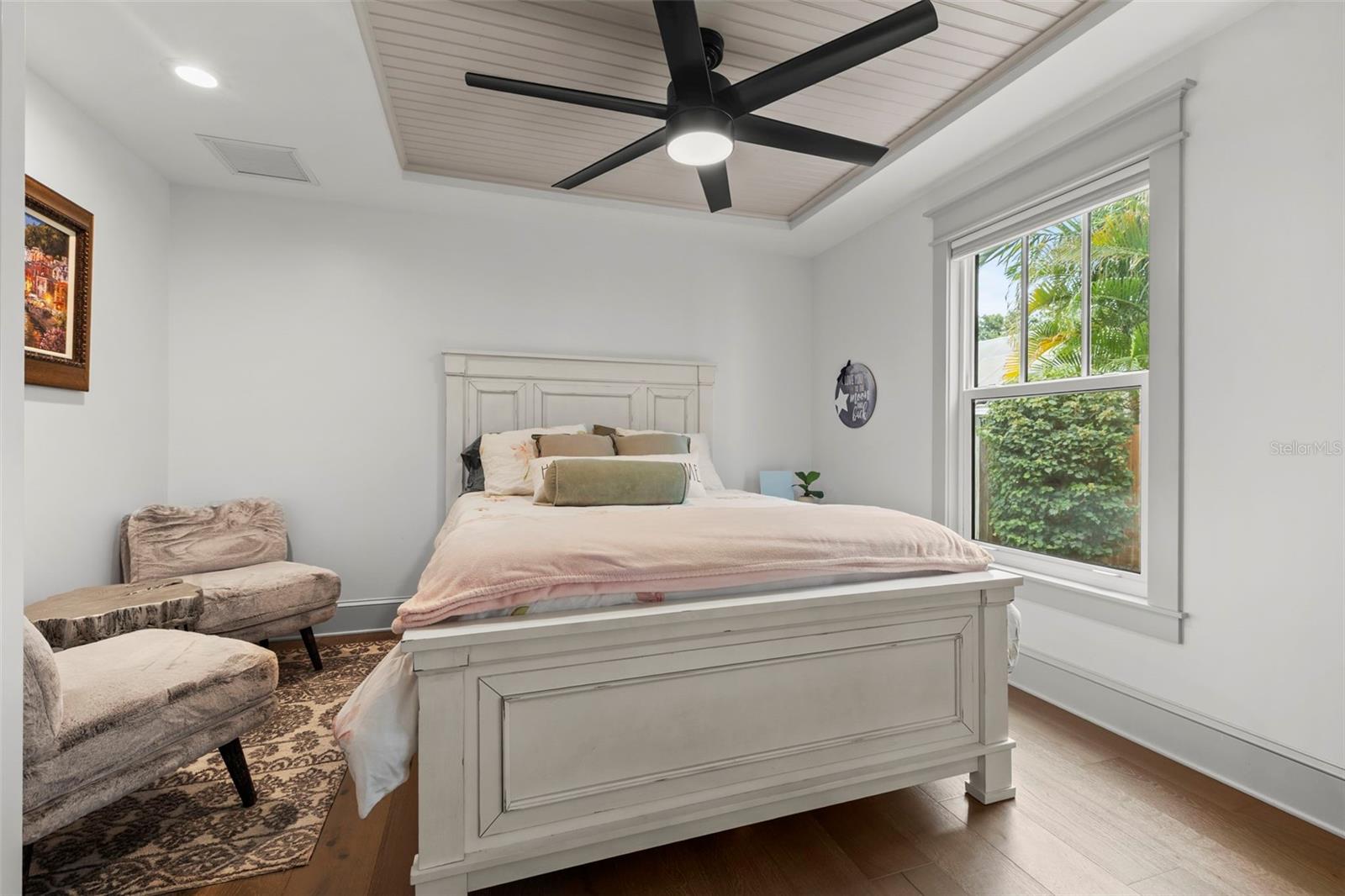 2420 14TH St ST PETERSBURG, FL 33704