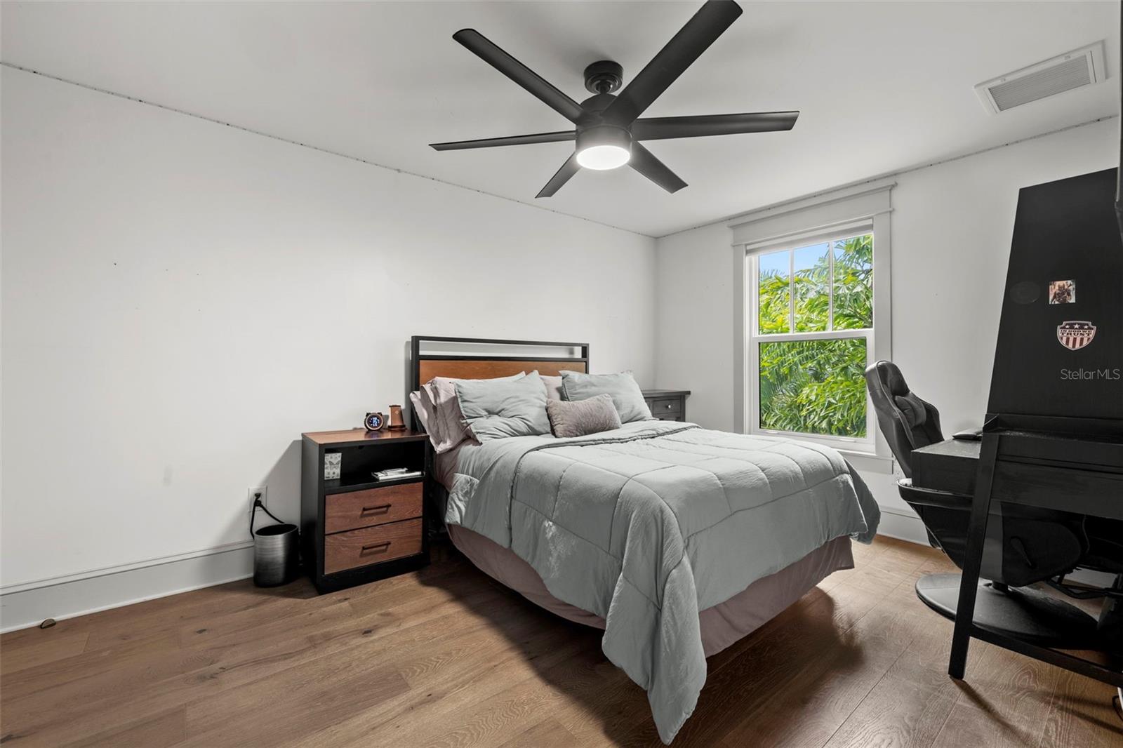 2420 14TH St ST PETERSBURG, FL 33704